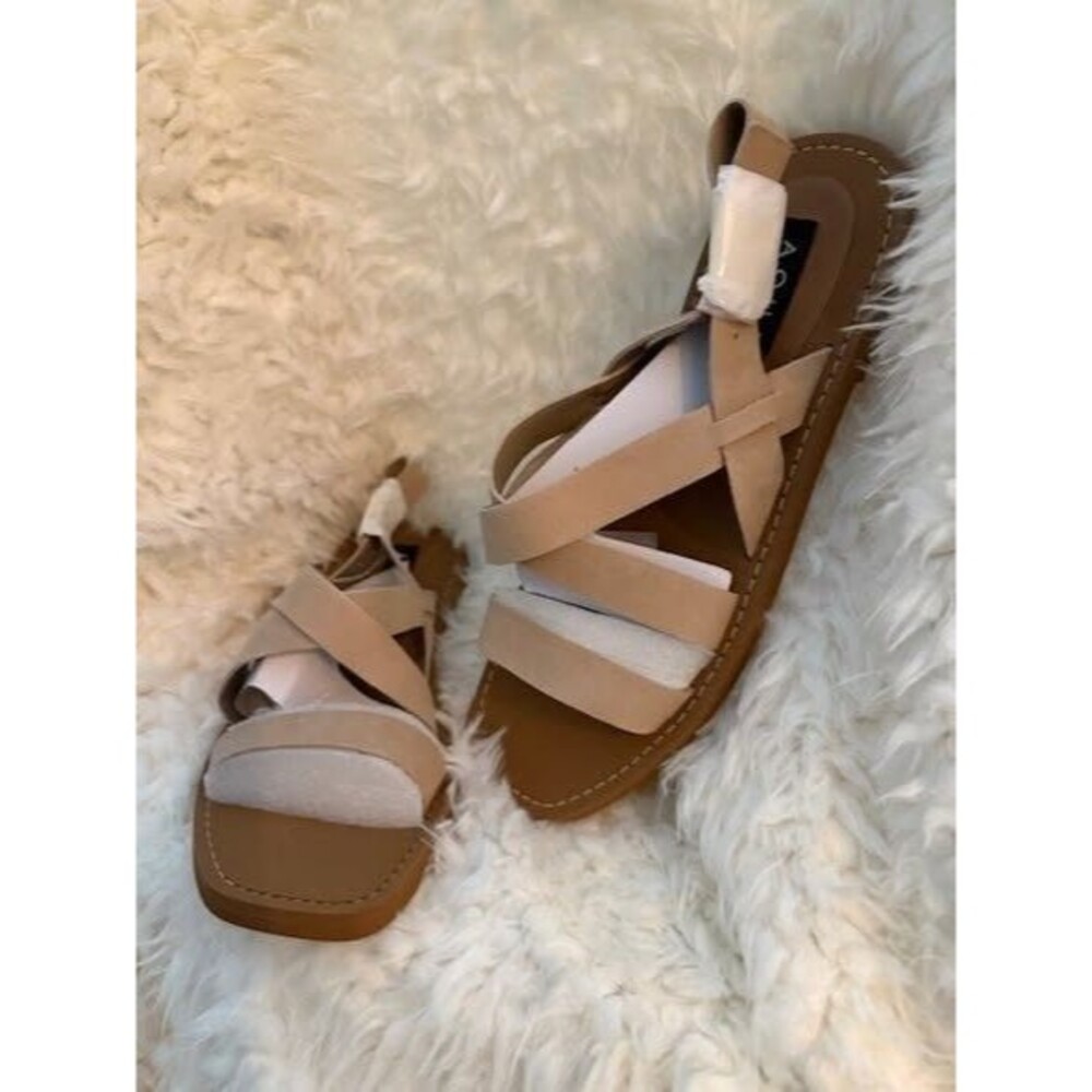 Steve Madden Aqua Sandals Size 10 Beige